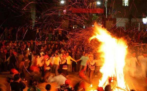 新房進(jìn)火有什么講究.jpg 新房進(jìn)火有什么講究.jpg